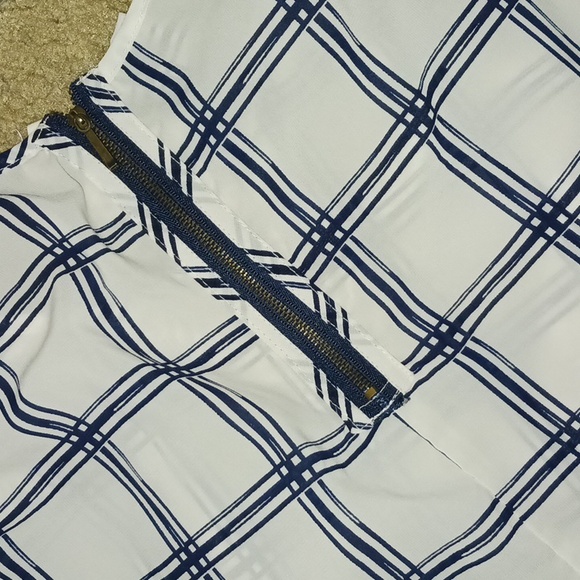 Short sleeve top| Size: XL - Picture 3 of 3